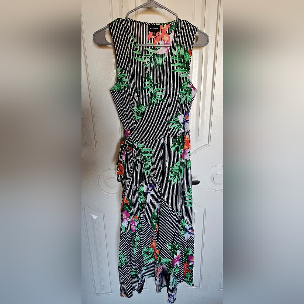 Who What Wear Black and White Asymmetrical Floral Dress